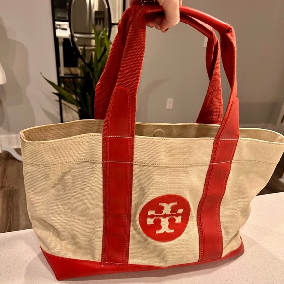 Tory Burch Handbags - Used Tory Burch Canvas Shoulder Bag ♥️